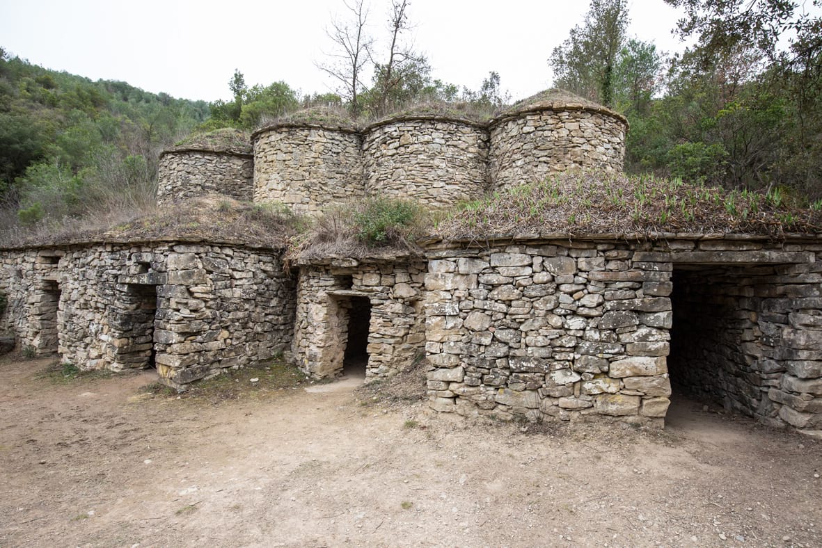 Estudiosos de la pedra seca es troben a les valls del Montcau, al Parc Natural de Sant Llorenç del Munt i l’Obac
