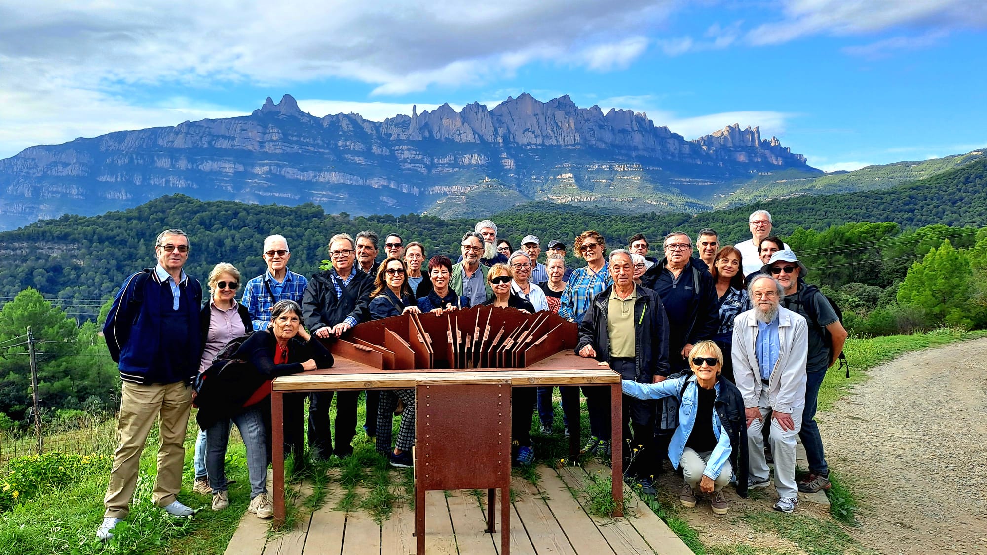 El Centre d’Estudis del Bages recorre el Camí del Vilar per conèixer-ne el patrimoni de prop